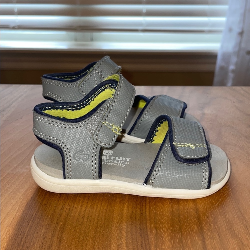 See Kai Run Gray and White Sandals with Velcro Straps size 5